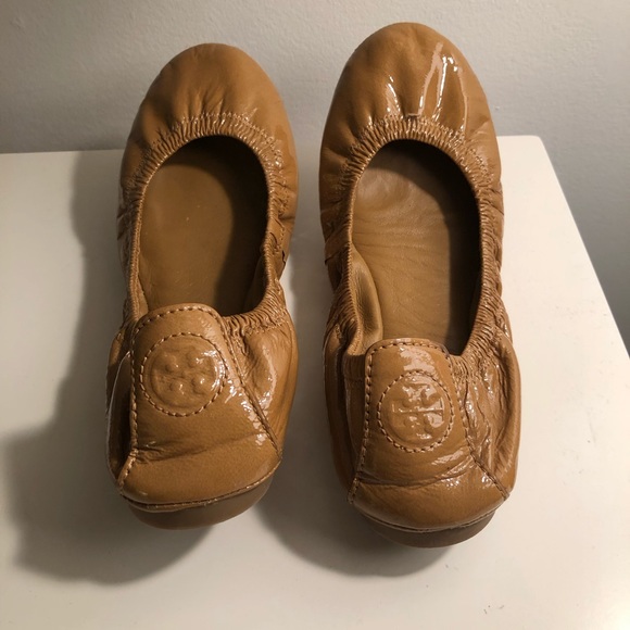 Tory Burch tan flats - Picture 2 of 3